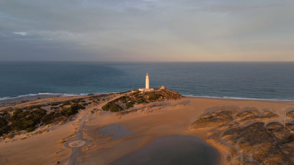 Faro de trafalgar desde lejos